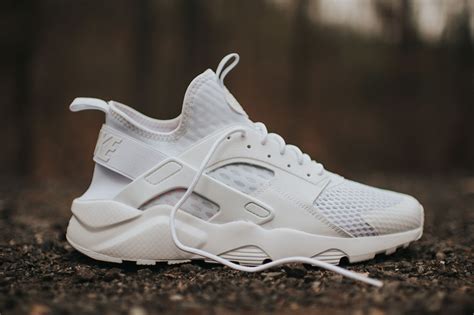 nike huarache vrouwen wit|Nike Huarache triple white 2021.